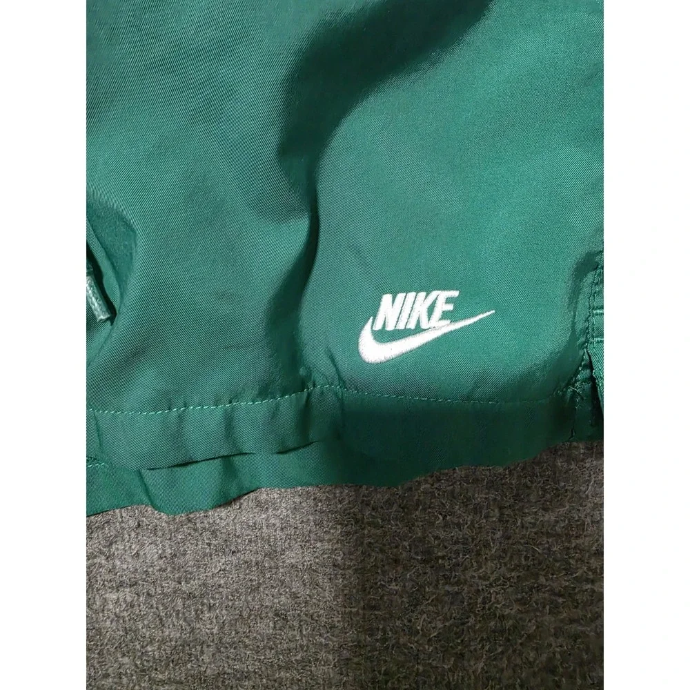 NIKE Club Woven‎ Flow Mens Malichite Size Large Mesh Lined Shorts (FN3307-365)